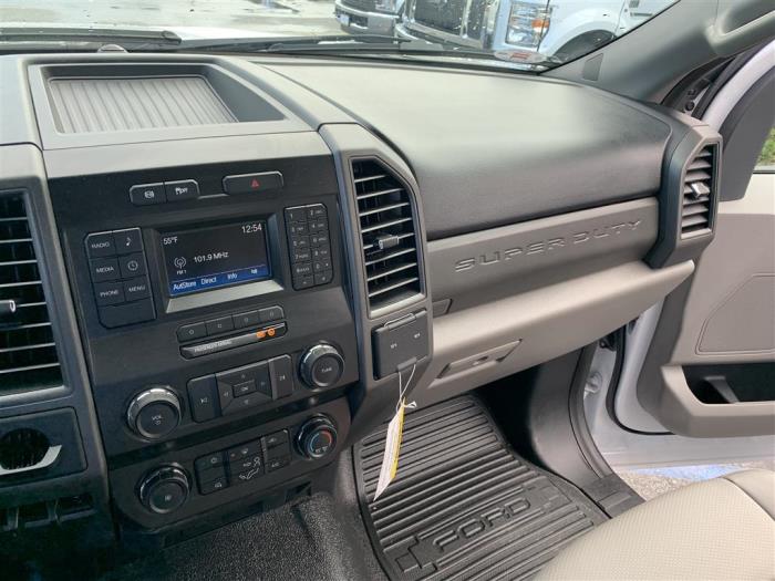 2025 Ford F-550-28