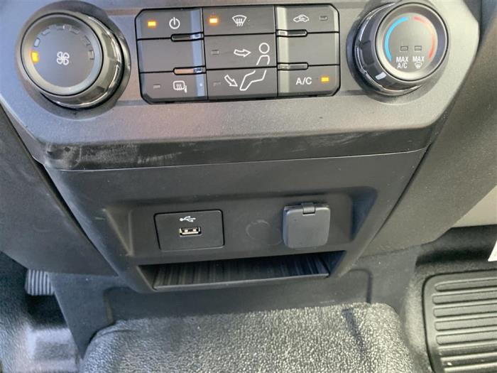 2025 Ford F-550-31