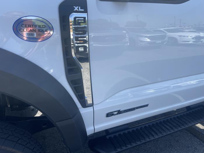 2025 Ford F-550-12