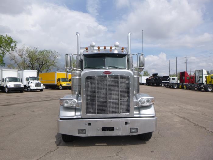 2020 Peterbilt 389-3