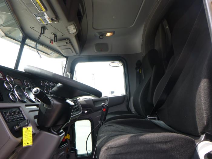 2020 Peterbilt 389-13