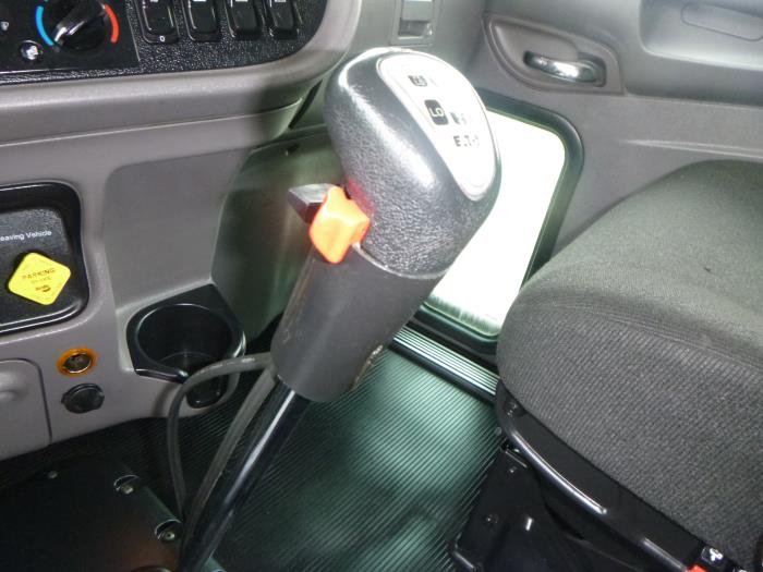 2020 Peterbilt 389-18