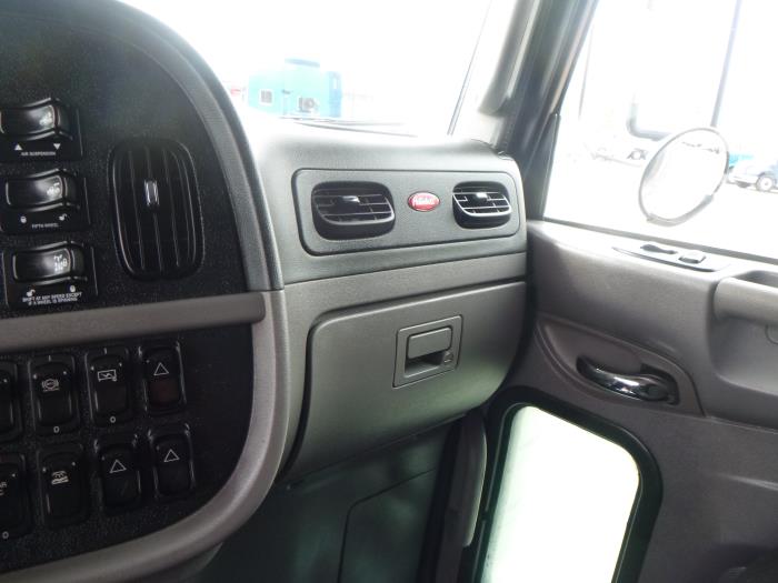 2020 Peterbilt 389-19