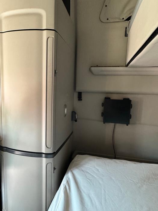 2022 Peterbilt 579-17
