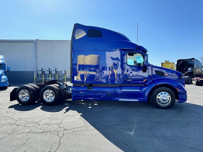 2022 Peterbilt 579-4