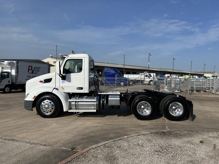 2020 Peterbilt 579-2