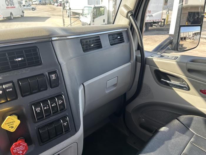 2020 Peterbilt 579-28