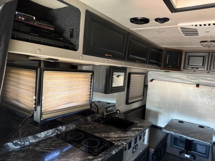 2018 Peterbilt 579-16