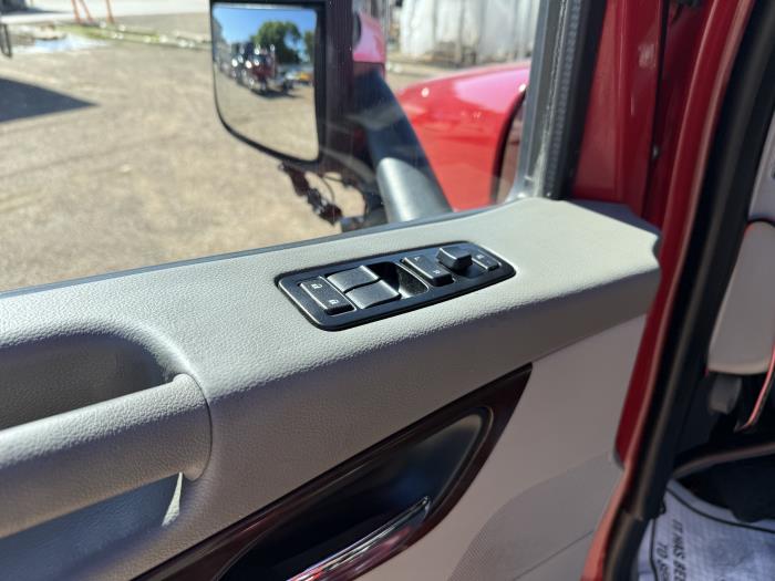 2018 Peterbilt 579-29