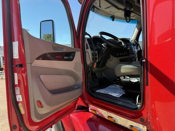 2018 Peterbilt 579-30