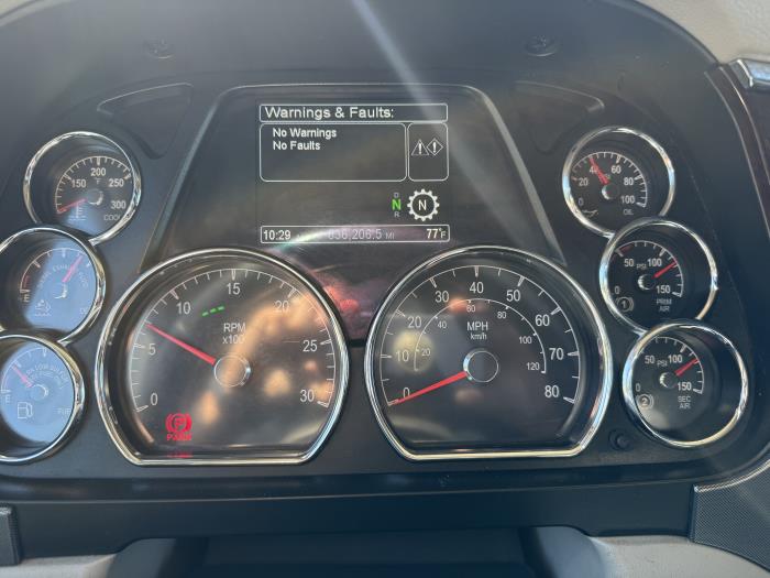 2021 Peterbilt 579-5