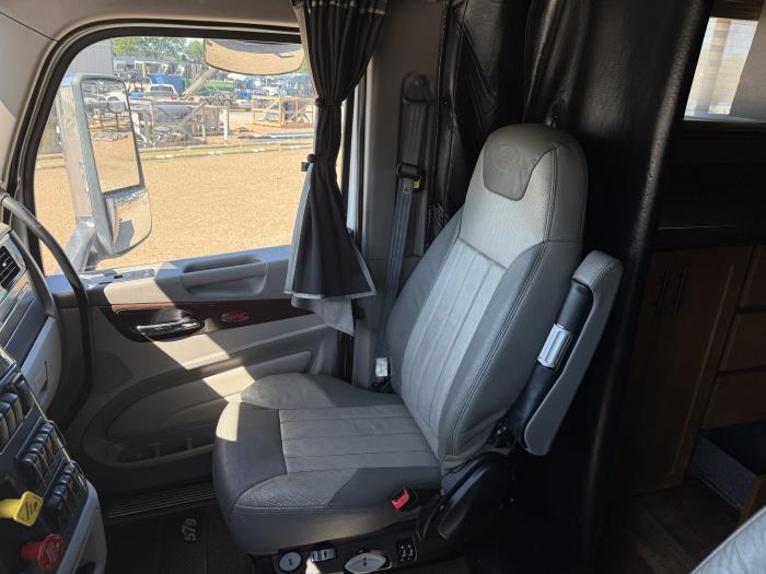 2021 Peterbilt 579-10