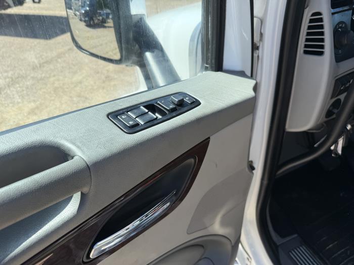 2021 Peterbilt 579-35