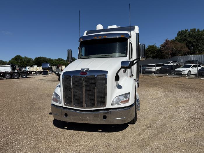 2021 Peterbilt 579-40
