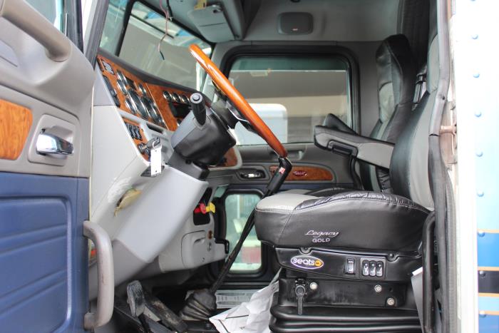 2007 Peterbilt 379-8