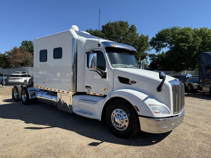2021 Peterbilt 579-45