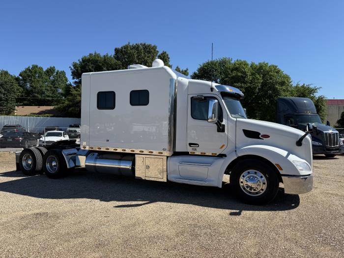 2021 Peterbilt 579-46