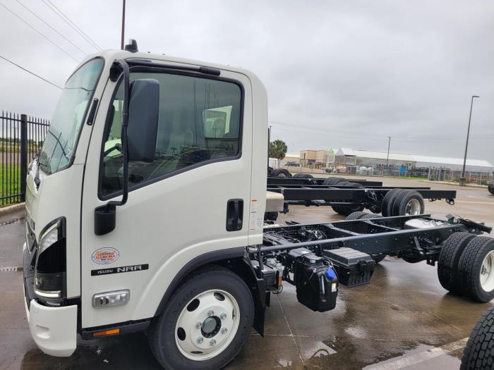 2025 Isuzu NRR-3
