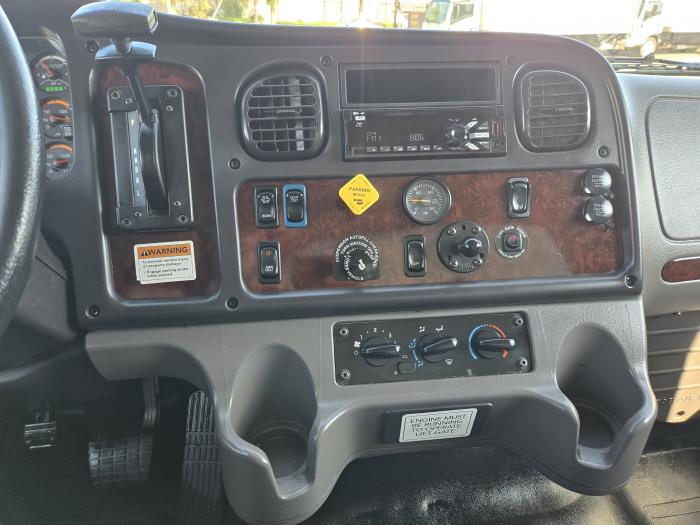 2020 Freightliner Business Class M2 106-5