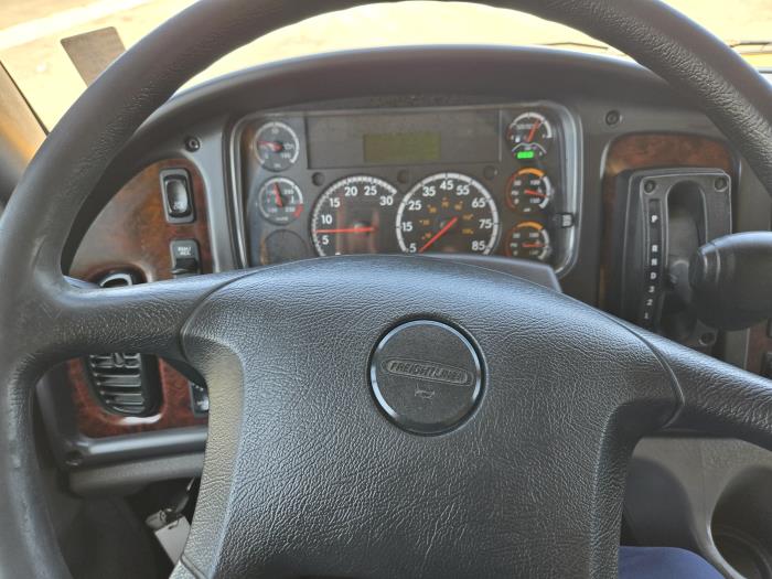 2020 Freightliner Business Class M2 106-2