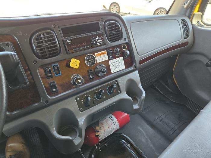 2020 Freightliner Business Class M2 106-3
