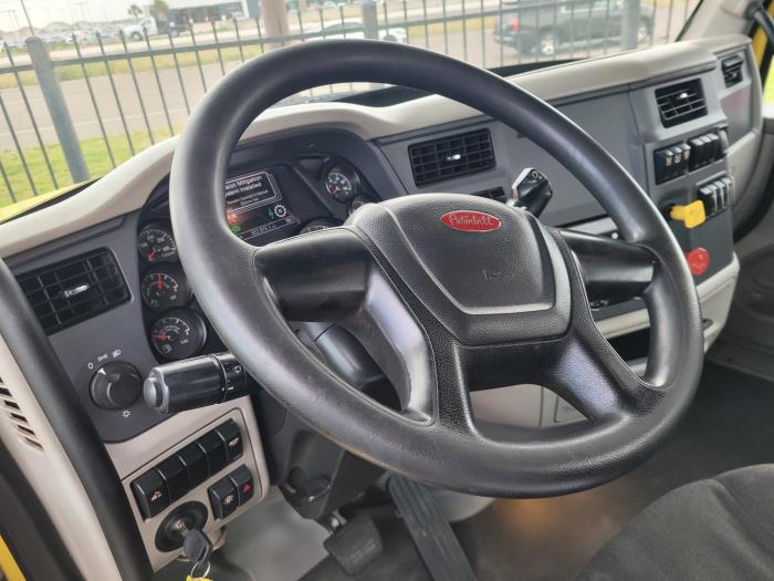 2021 Peterbilt 579-11