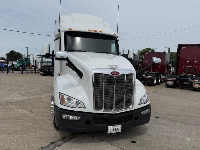 2023 Peterbilt 579-10