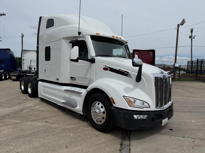 2023 Peterbilt 579-12