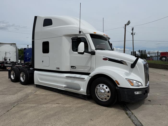 2023 Peterbilt 579-13