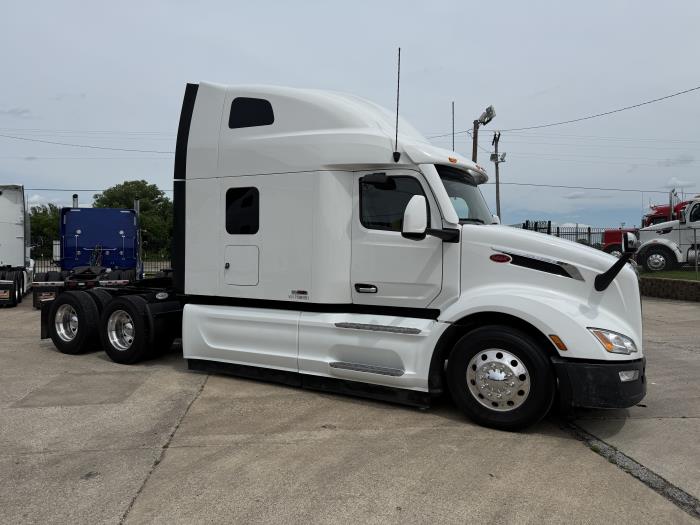 2023 Peterbilt 579-14