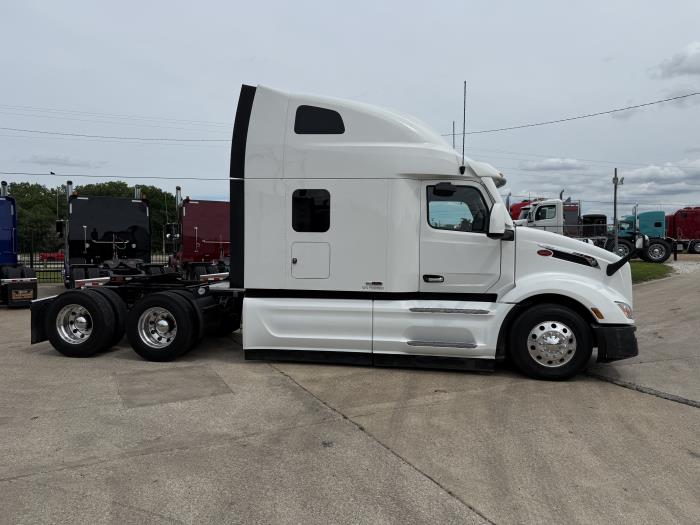 2023 Peterbilt 579-15