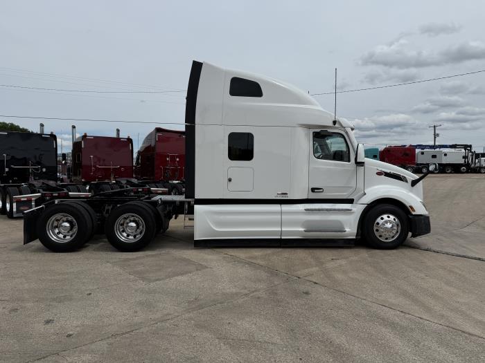 2023 Peterbilt 579-16