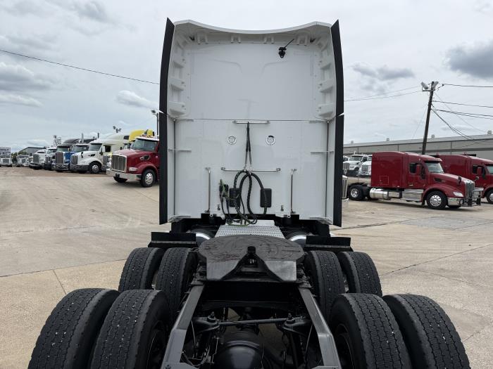 2023 Peterbilt 579-23