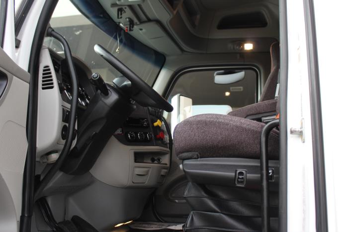 2021 Peterbilt 567-9