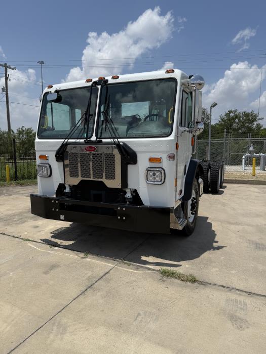 2025 Peterbilt 520-1