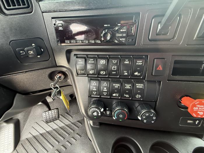 2020 International LT625-12