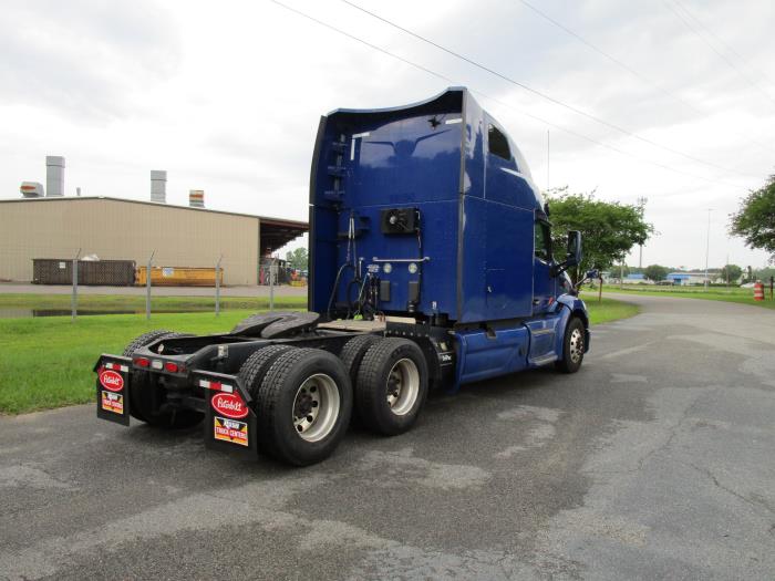 2022 Peterbilt 579-8