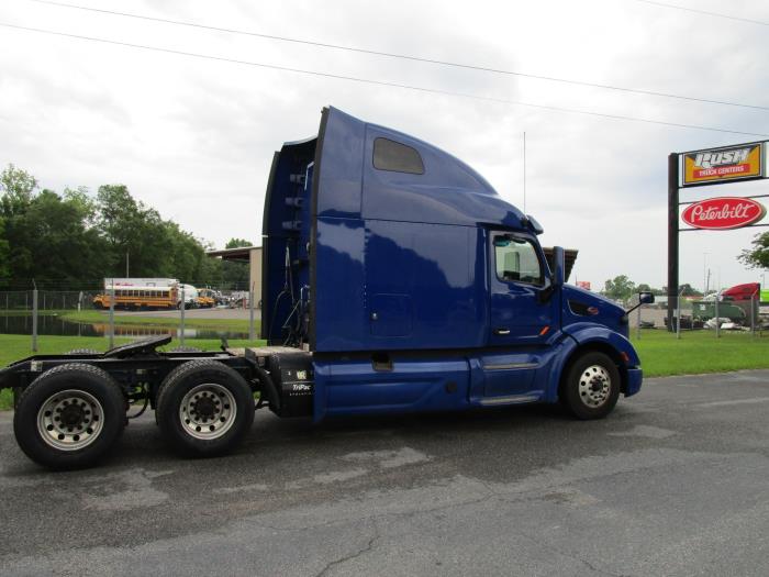 2022 Peterbilt 579-9