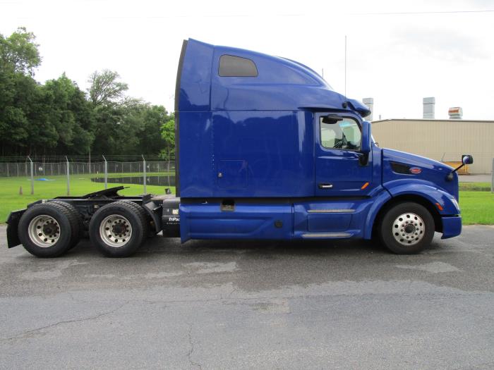 2022 Peterbilt 579-10