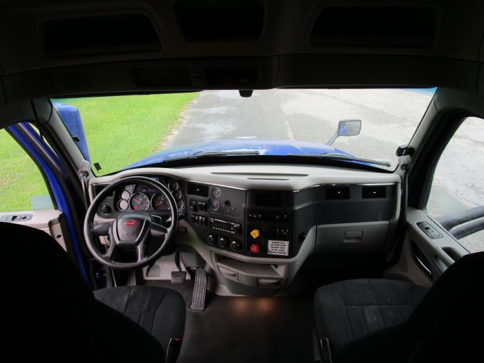 2022 Peterbilt 579-35