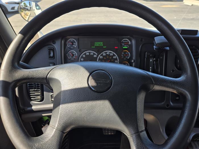 2019 Freightliner Business Class M2 106-2