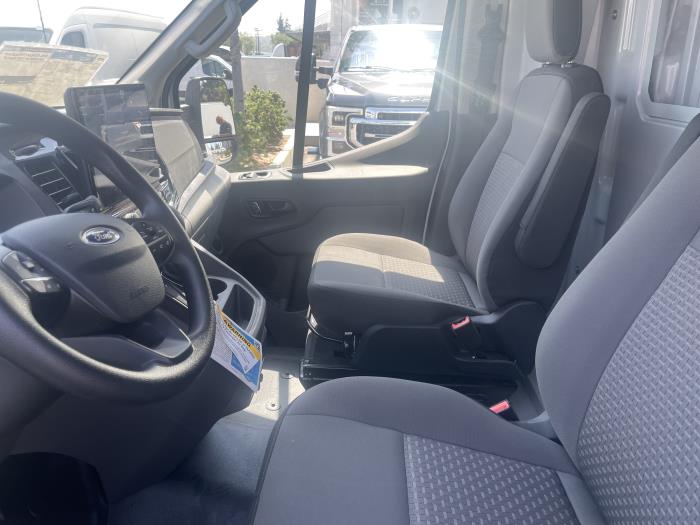 2024 Ford Transit-350-26