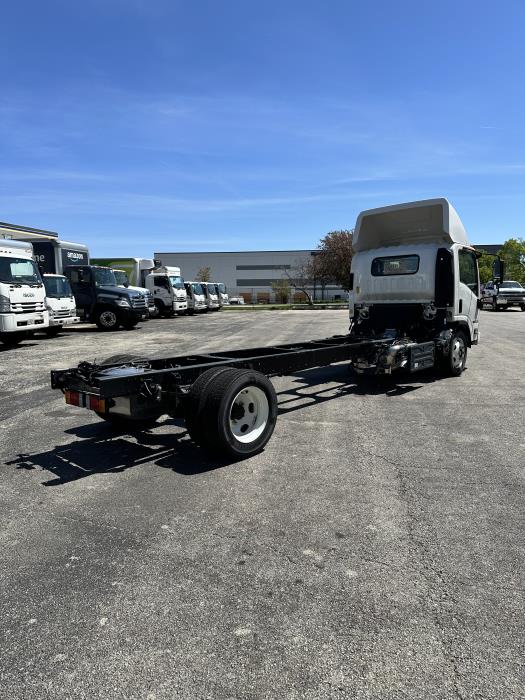 2024 Isuzu NRR-9