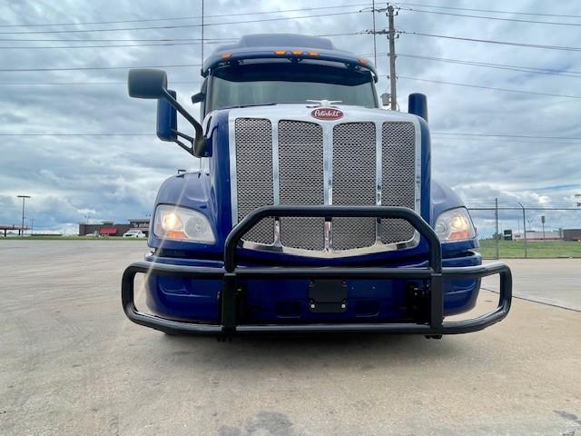 2022 Peterbilt 579-8