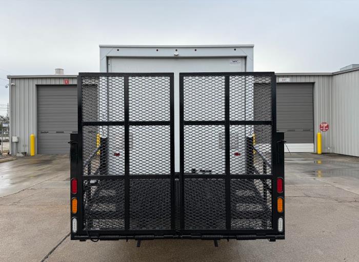 2025 Isuzu NPR-HD-7