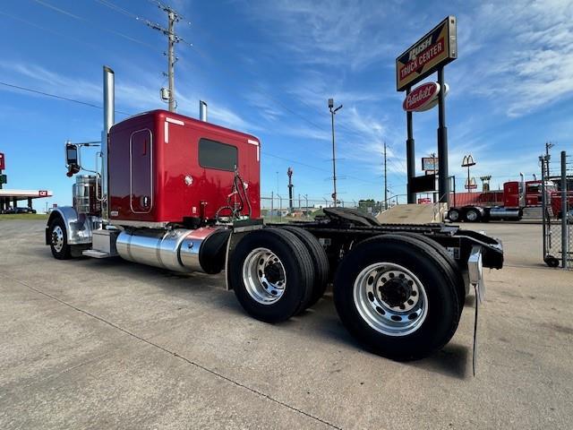 2021 Peterbilt 389-4