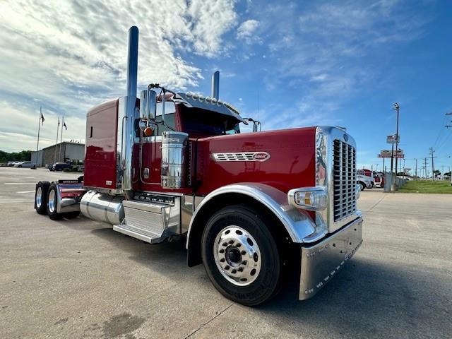 2021 Peterbilt 389-8