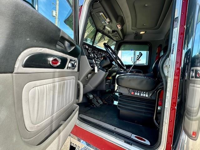 2021 Peterbilt 389-11