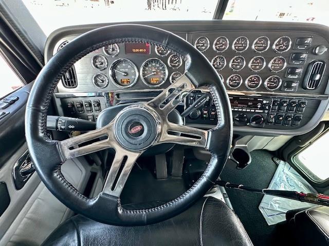 2021 Peterbilt 389-13