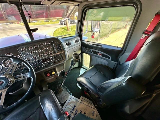 2021 Peterbilt 389-16